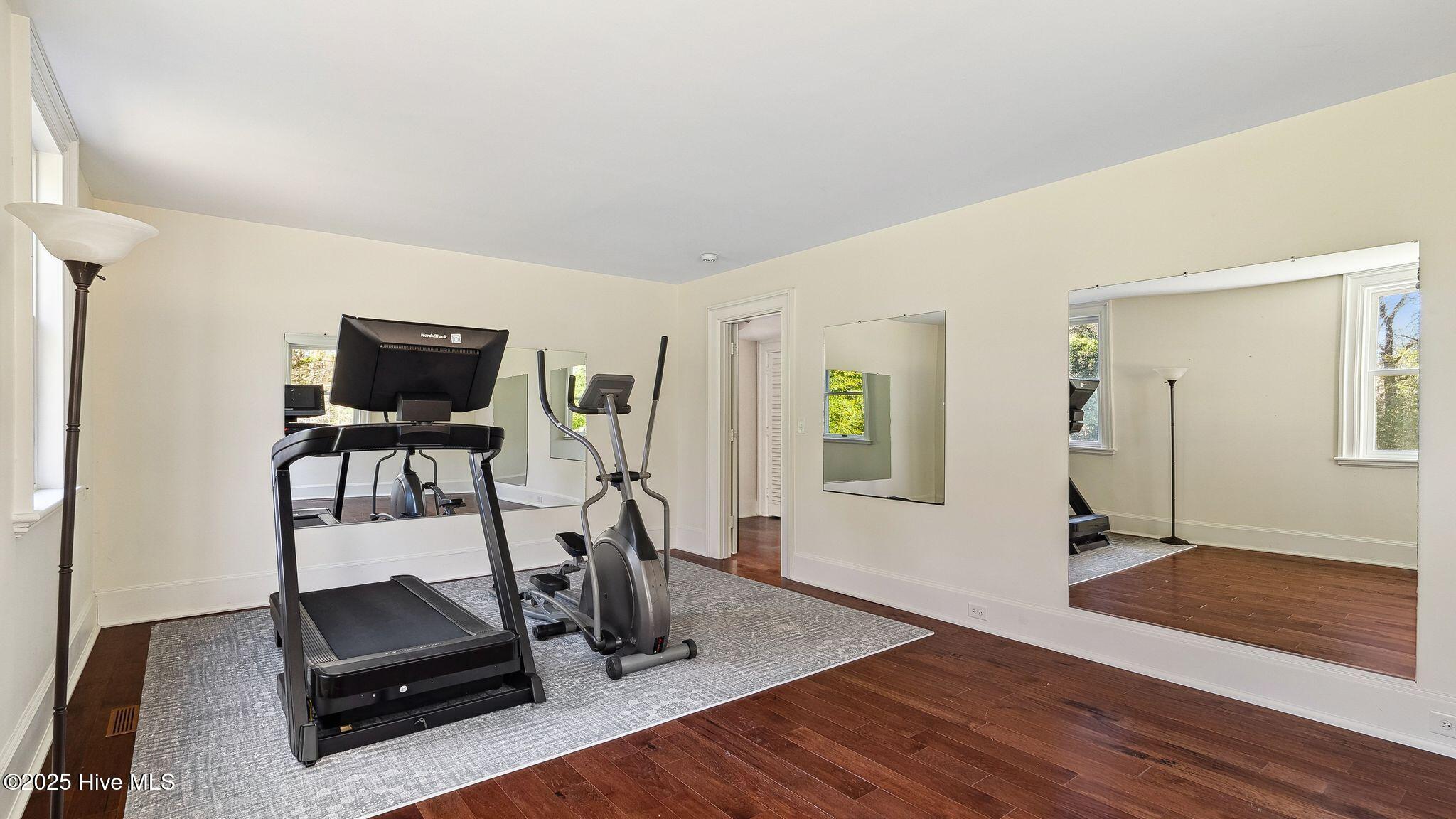 1645 E Indiana Avenue