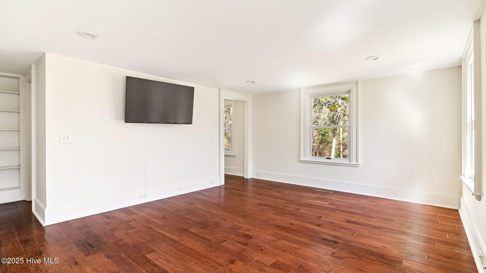 1645 E Indiana Avenue