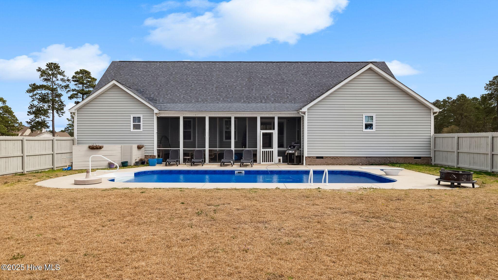 222 Pelham Trail NW