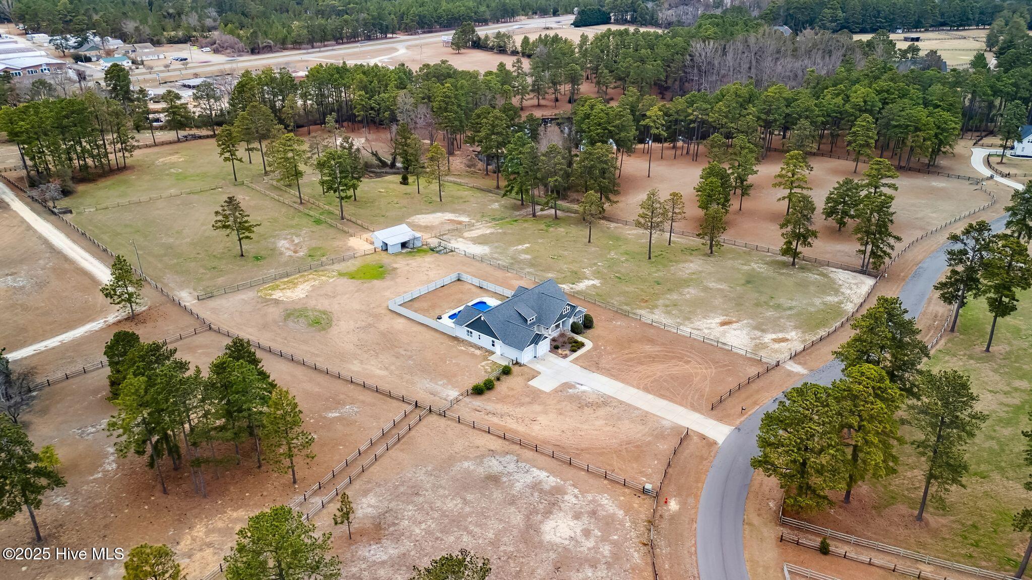 222 Pelham Trail NW