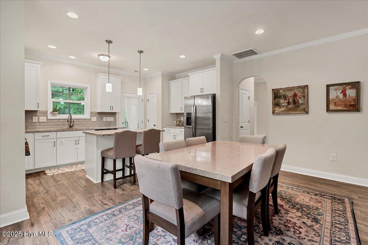11 Bedford Circle