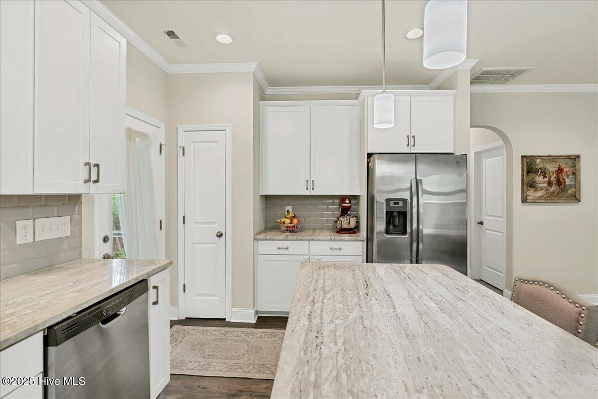 11 Bedford Circle