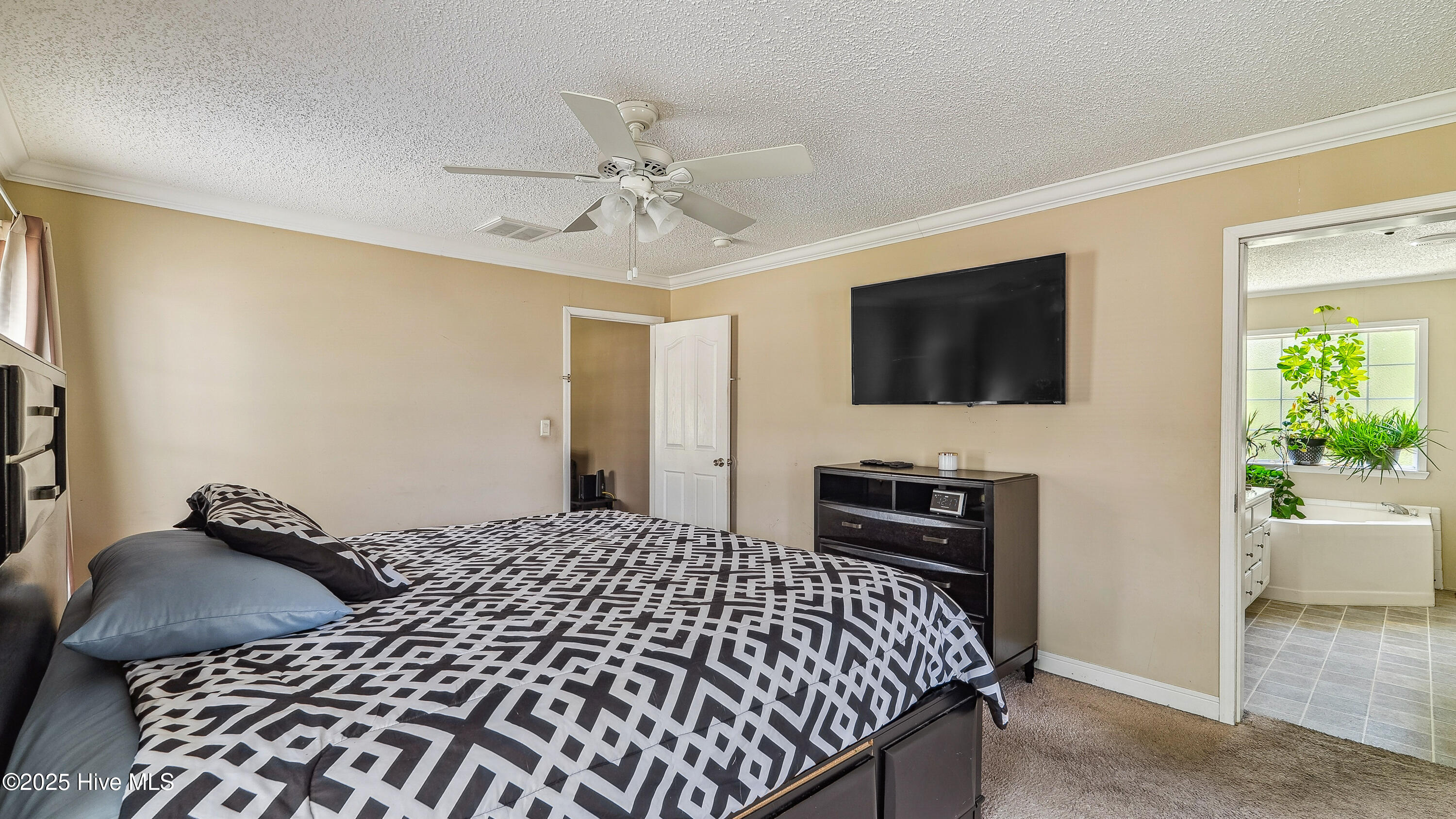 1444 Ring Road