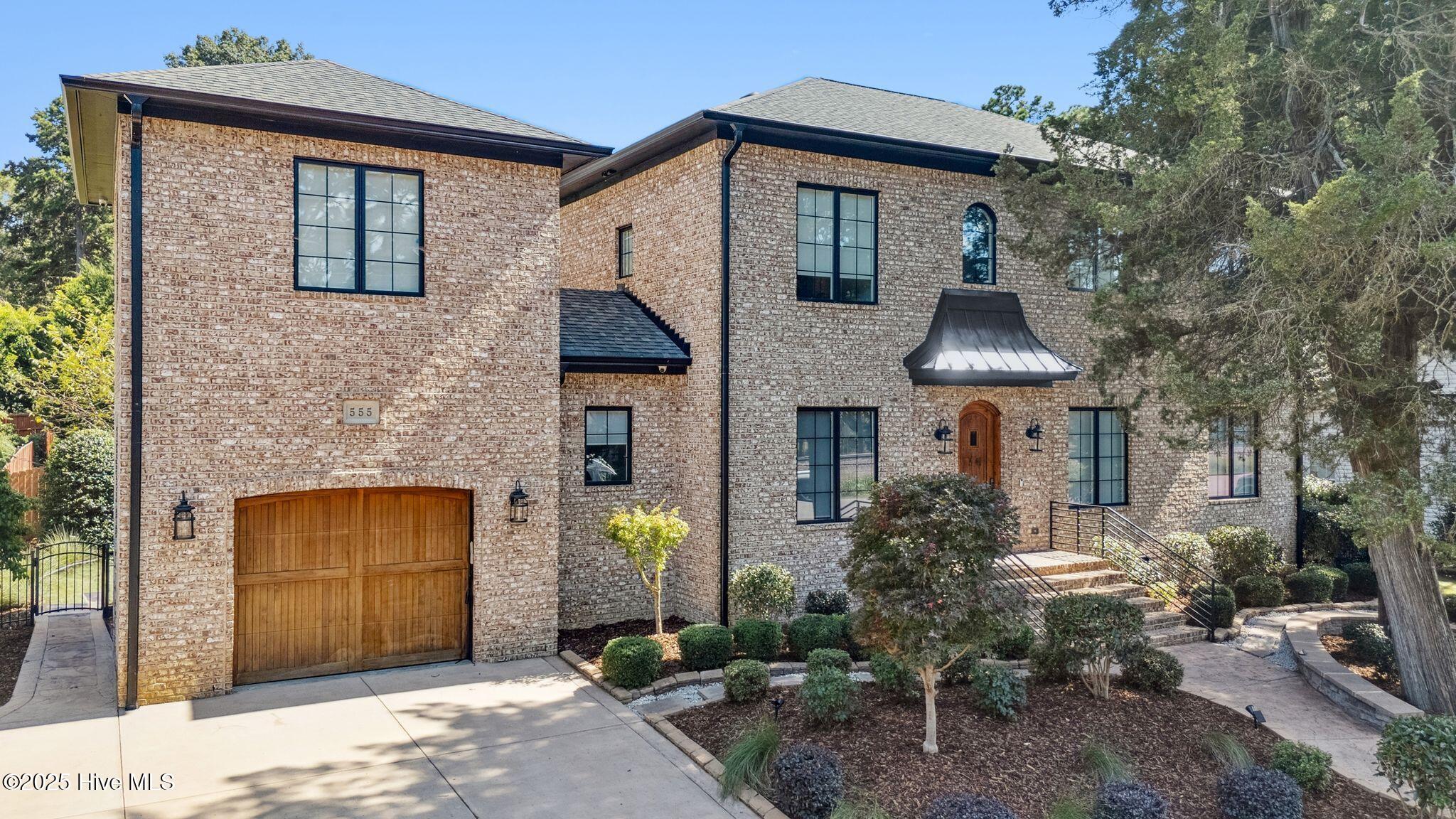 555 NE Broad Street, Southern Pines