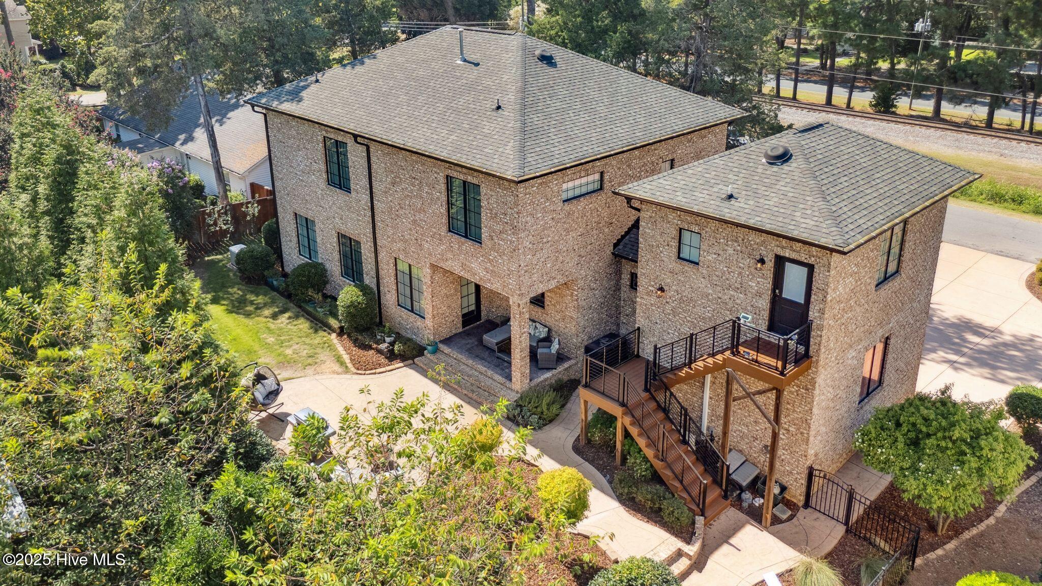 555 NE Broad Street, Southern Pines