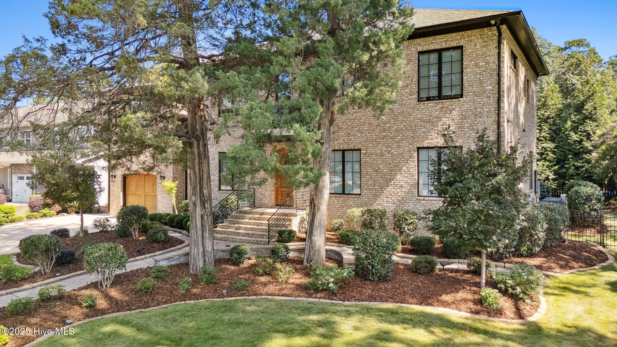 555 NE Broad Street, Southern Pines