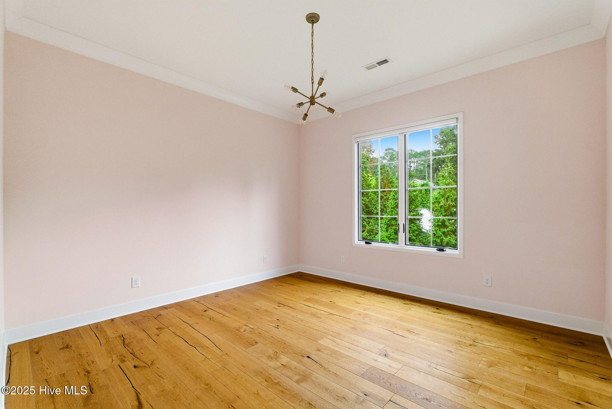 555 NE Broad Street, Southern Pines