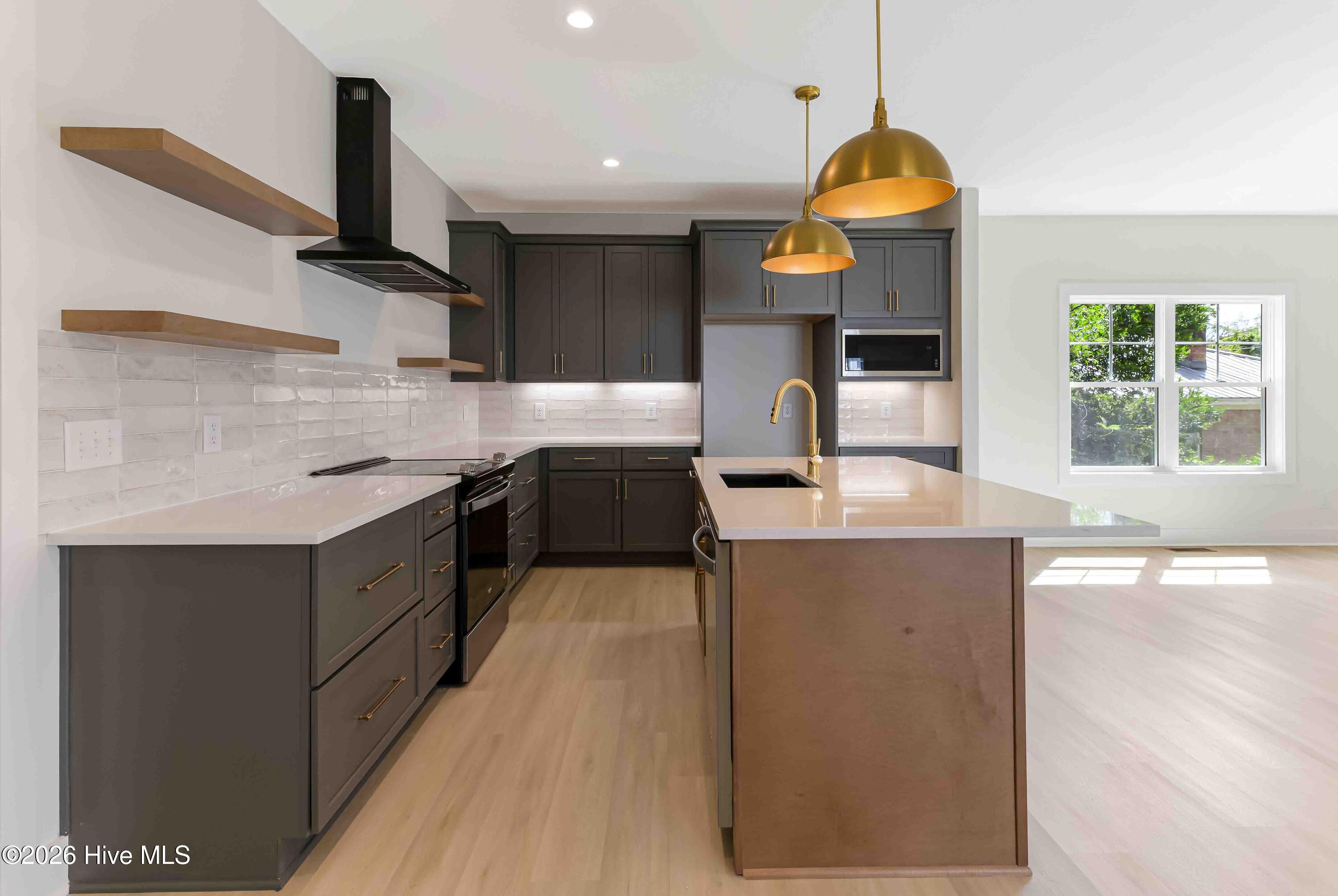 455 W New Hampshire Avenue