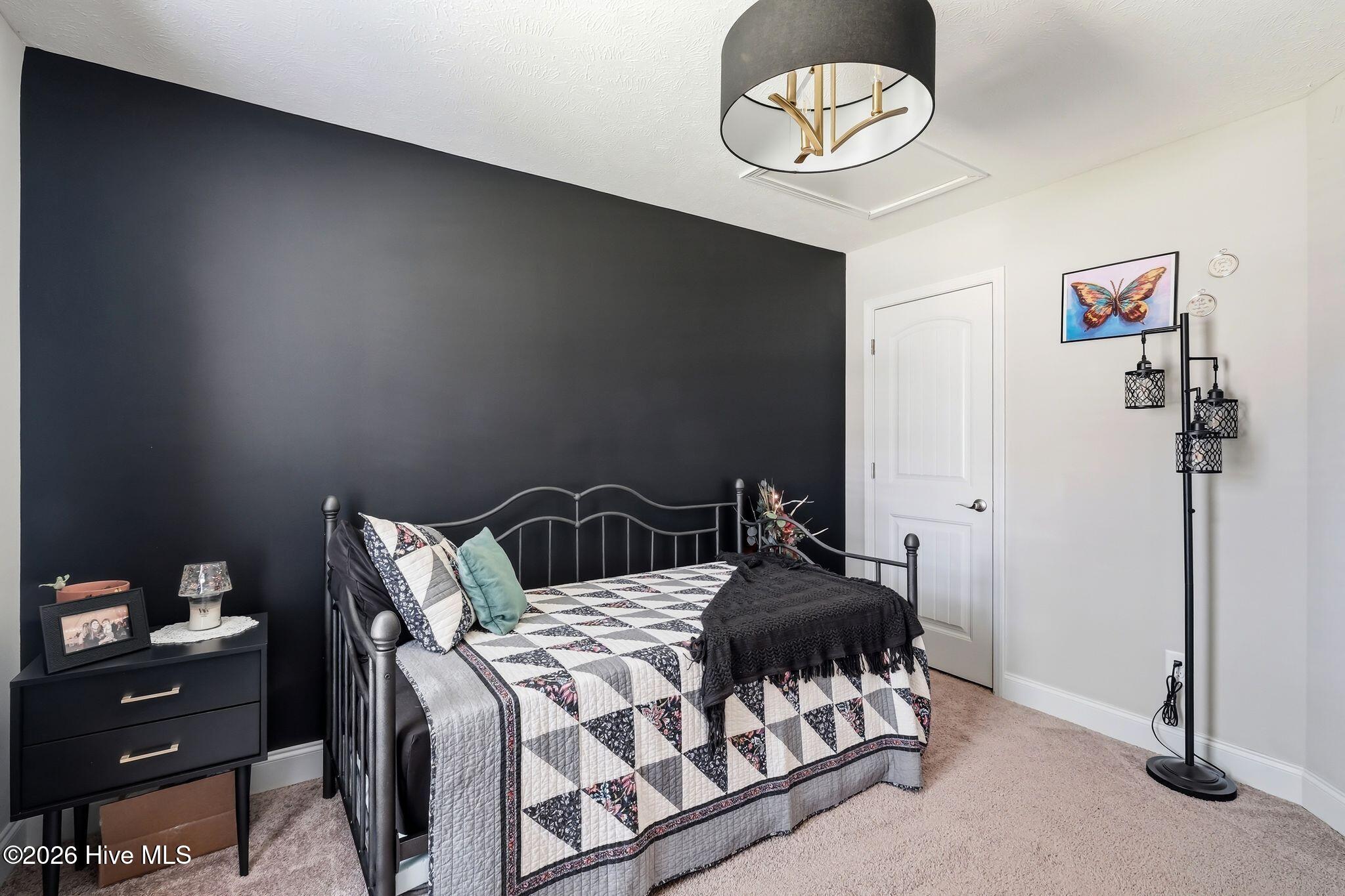 60 Sawmill Road W