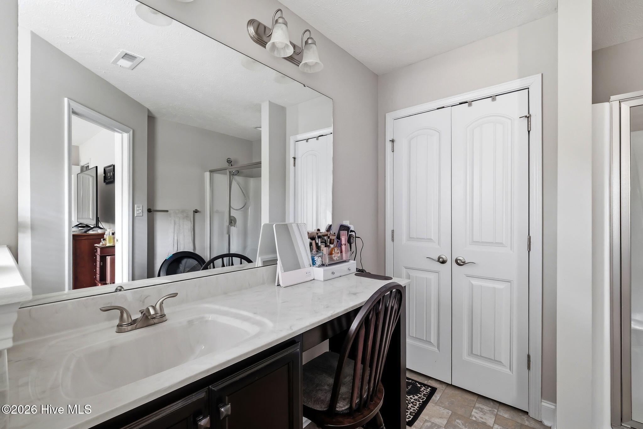 60 Sawmill Road W