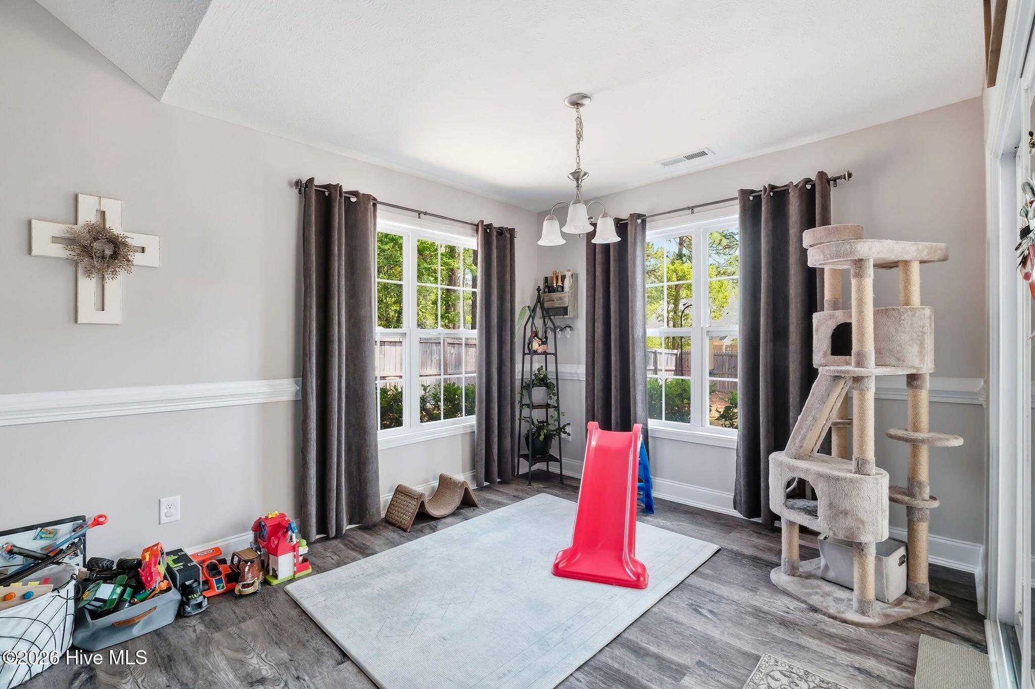 60 Sawmill Road W