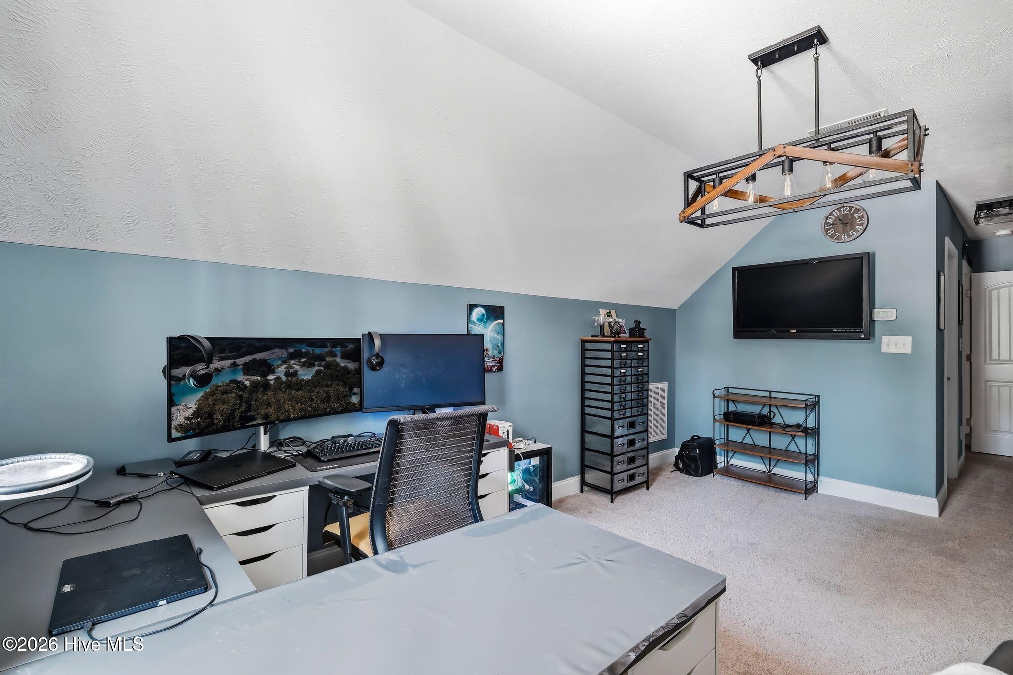 60 Sawmill Road W