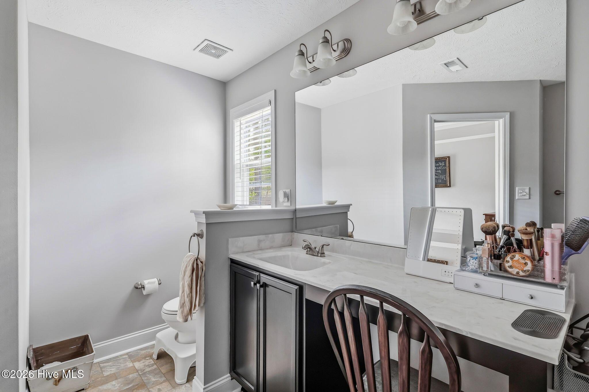 60 Sawmill Road W