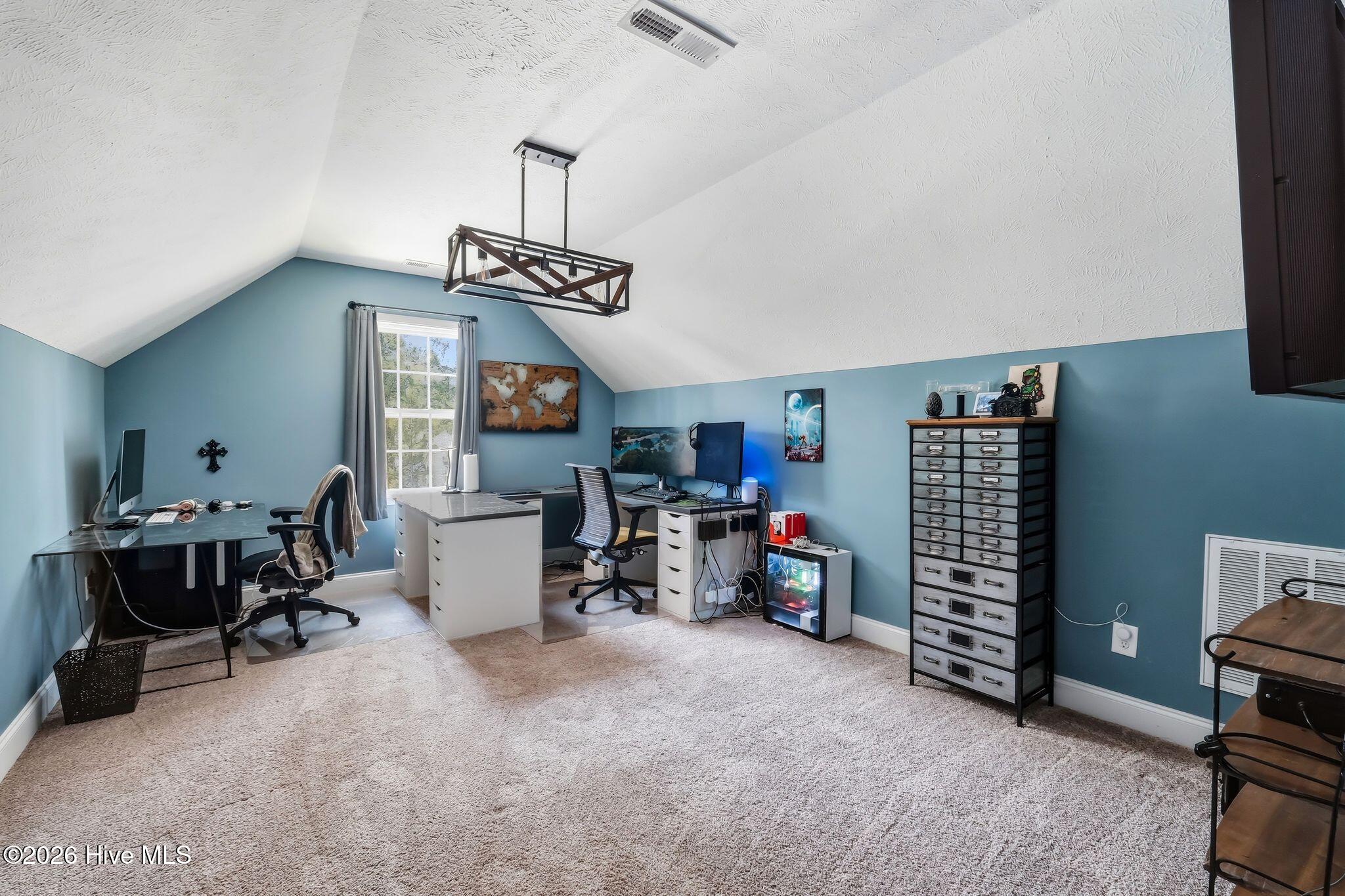 60 Sawmill Road W
