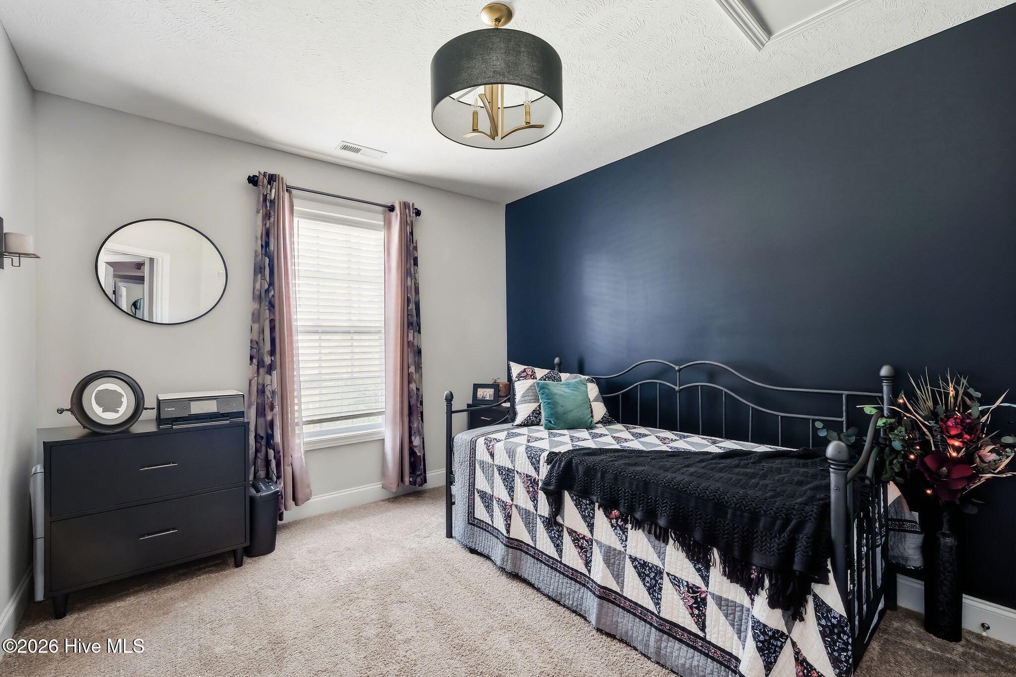60 Sawmill Road W