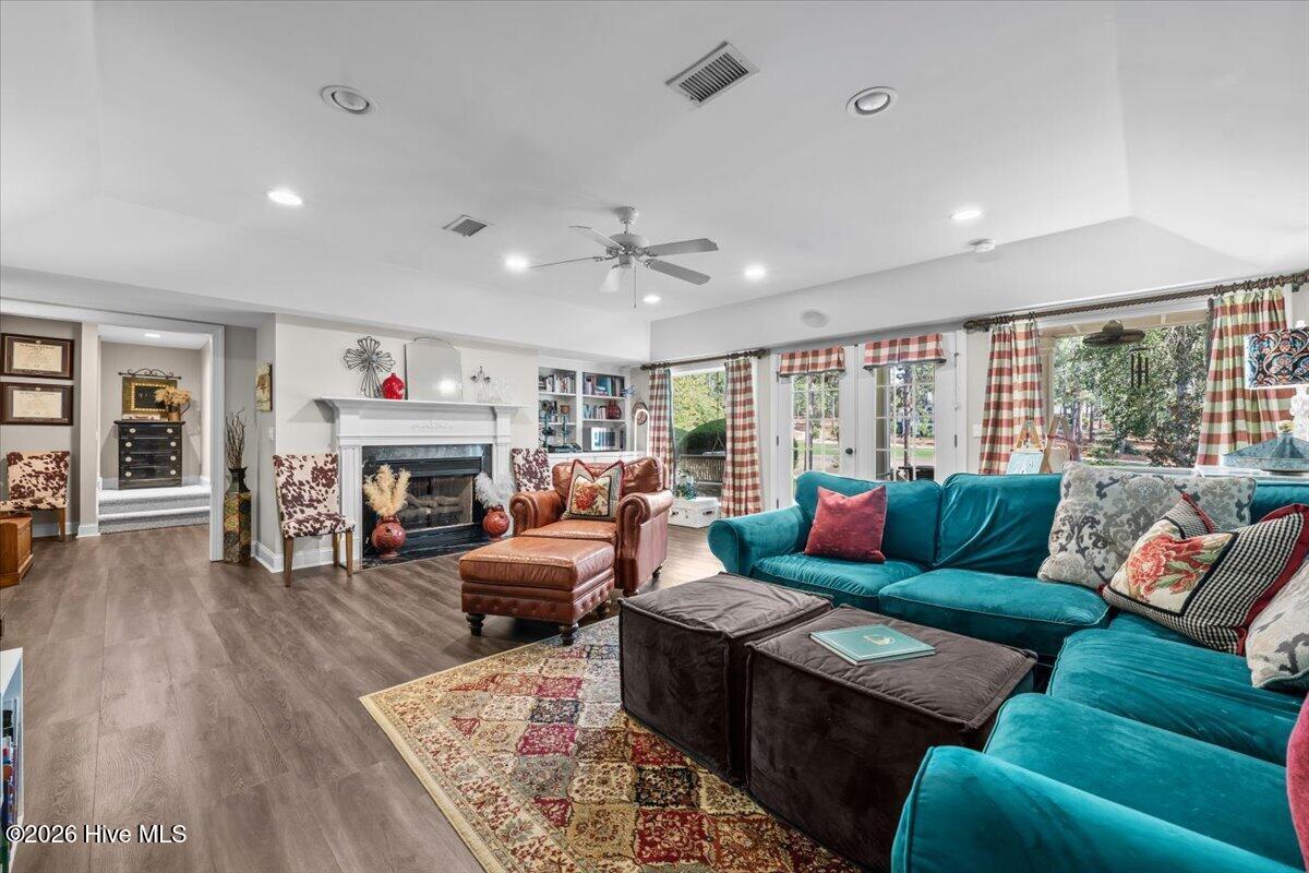 233 National Drive