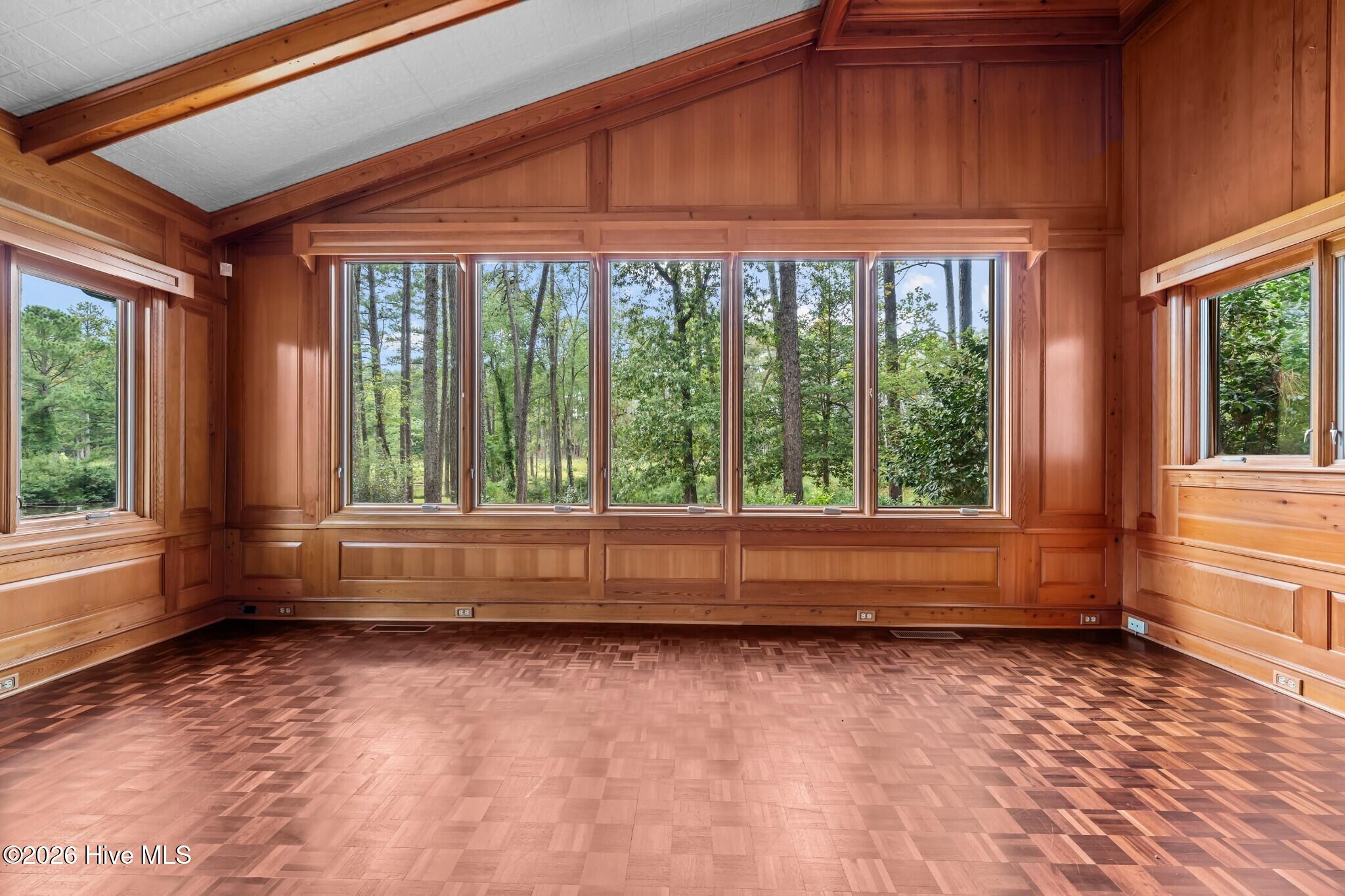 177 Cross Country Lane