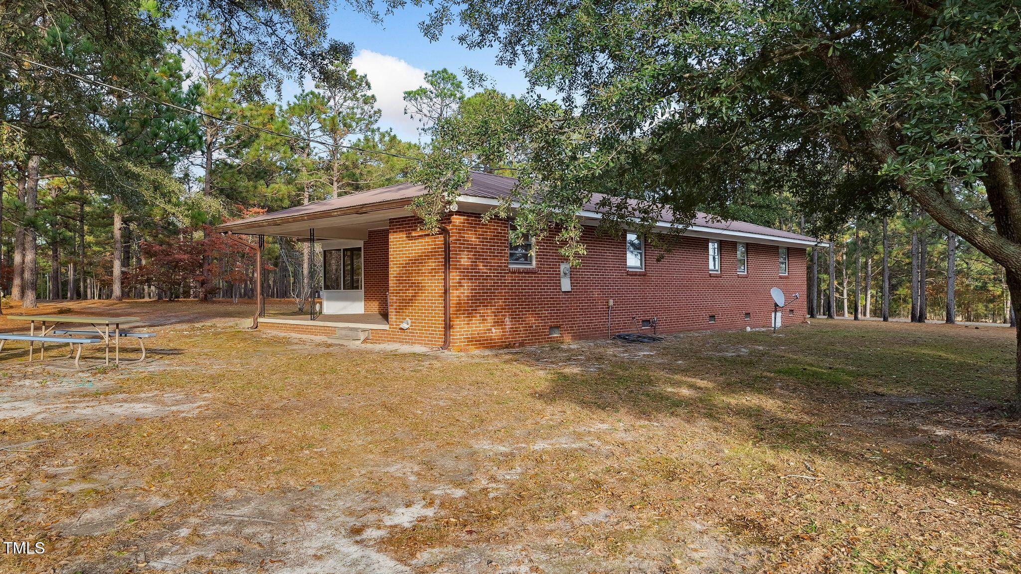 825 Quewhiffle Road