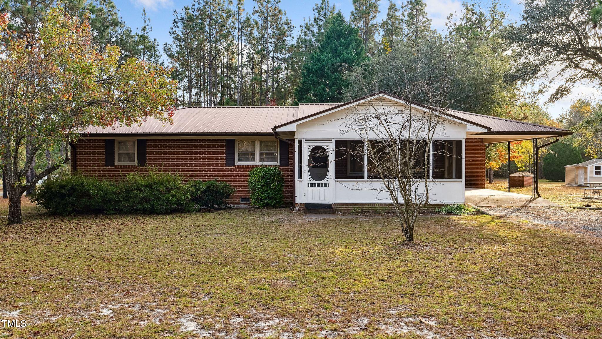 825 Quewhiffle Road