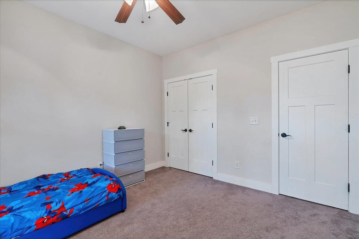 8 Vayland Court