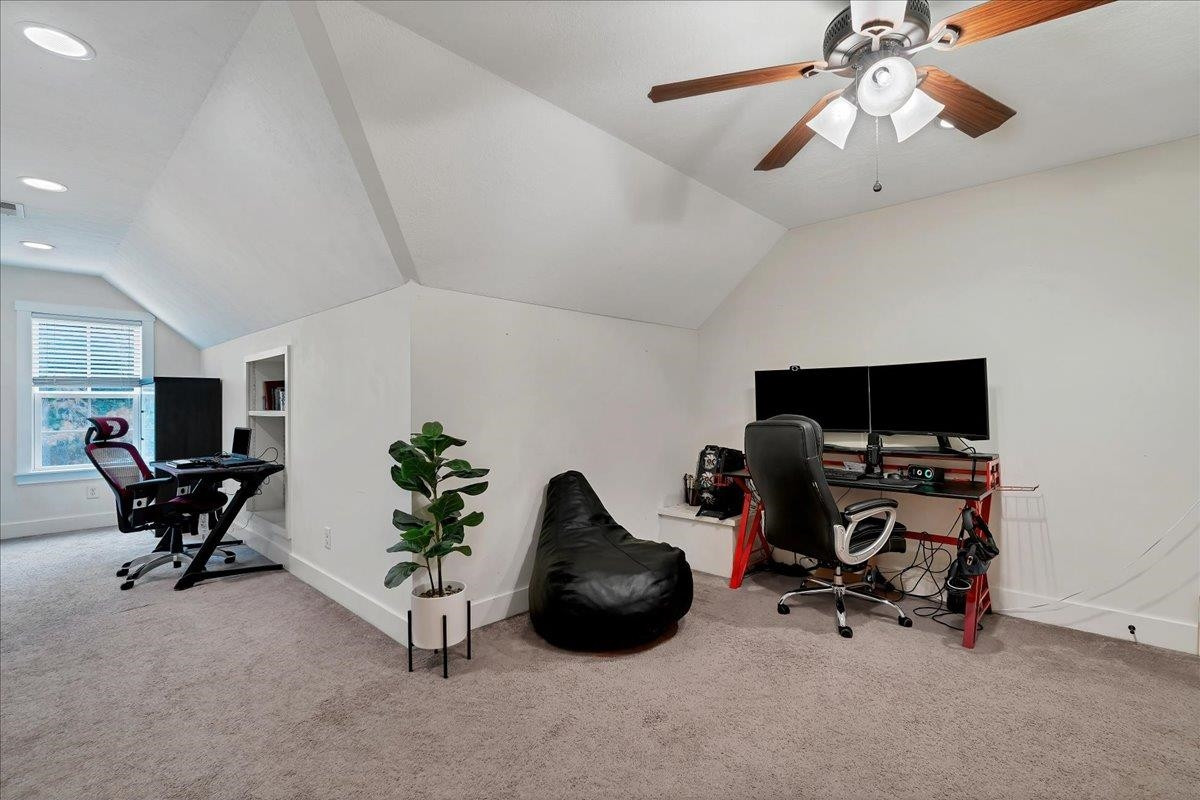 8 Vayland Court