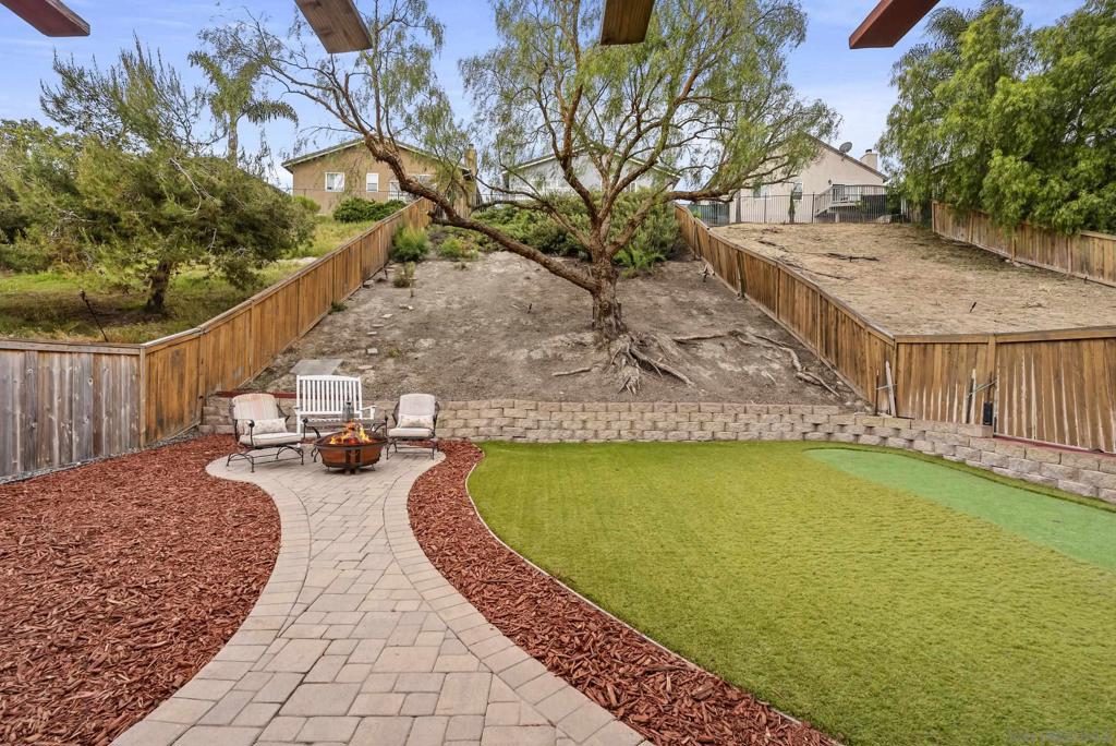 5562 Vista San Simeon
