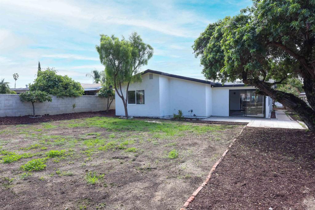 3476 Rosa Linda Street