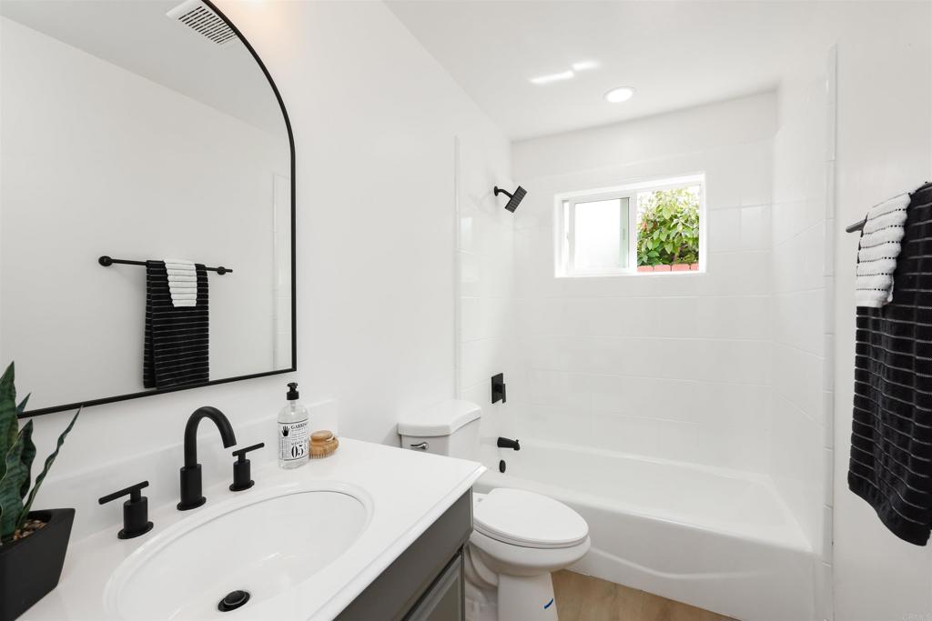 3476 Rosa Linda Street