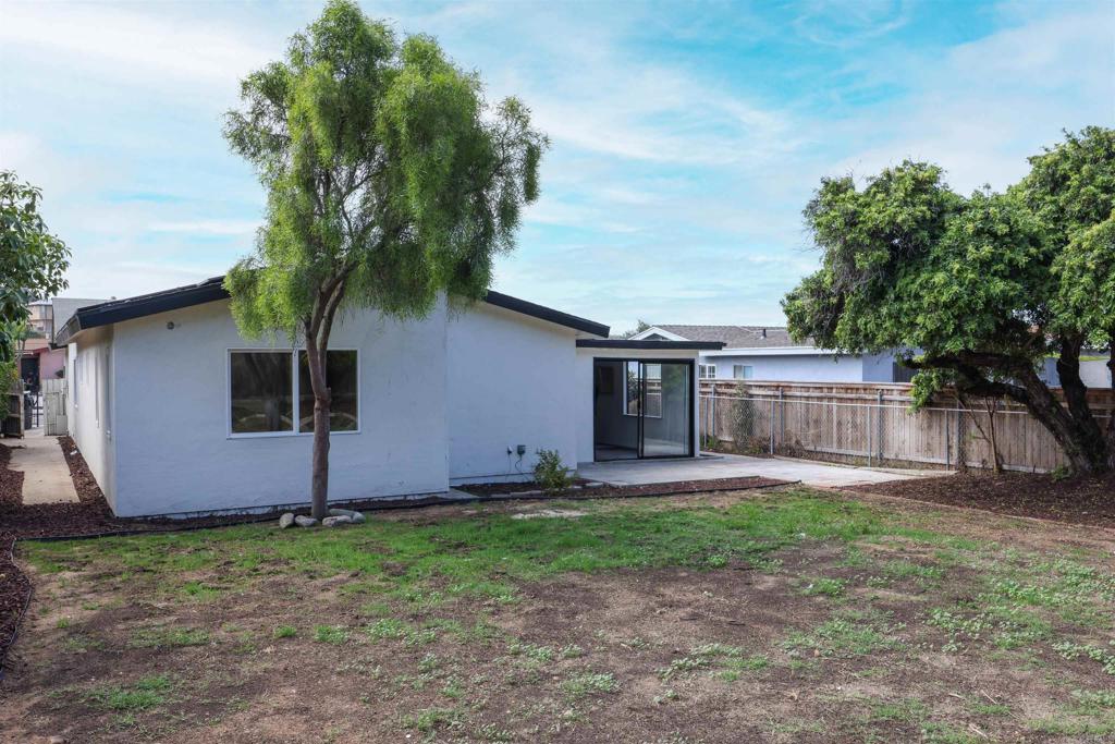 3476 Rosa Linda Street