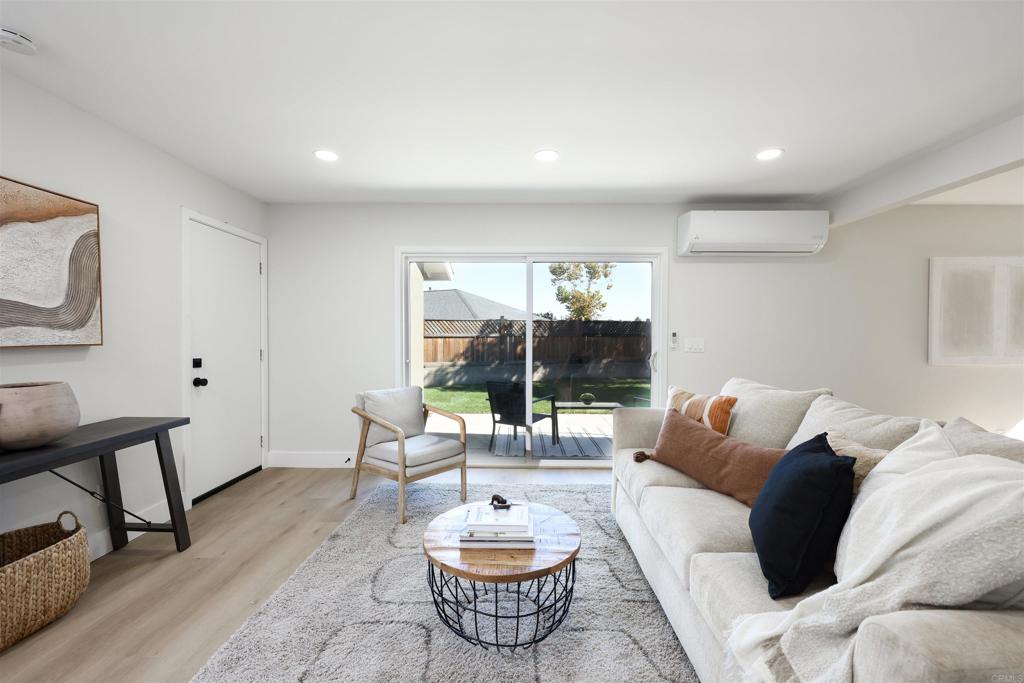 5685 Santa Margarita Street