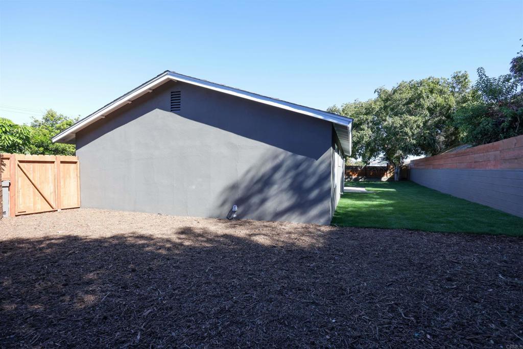 5685 Santa Margarita Street