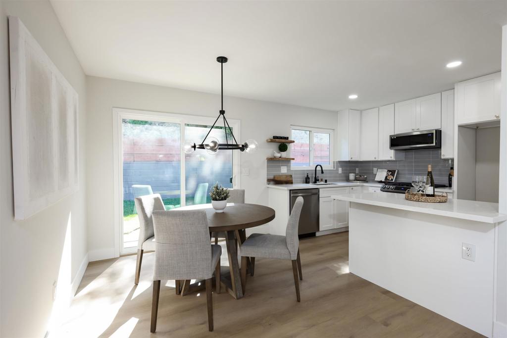 5685 Santa Margarita Street