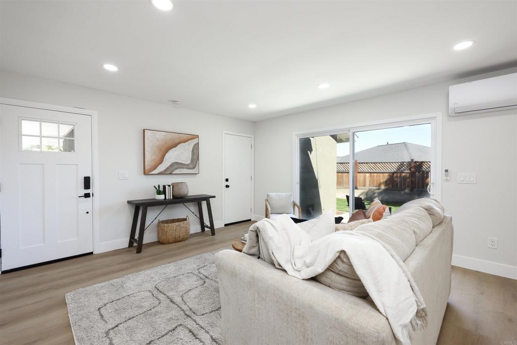 5685 Santa Margarita Street