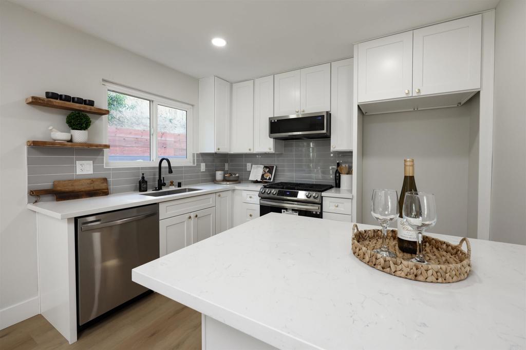 5685 Santa Margarita Street