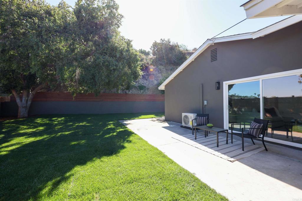 5685 Santa Margarita Street