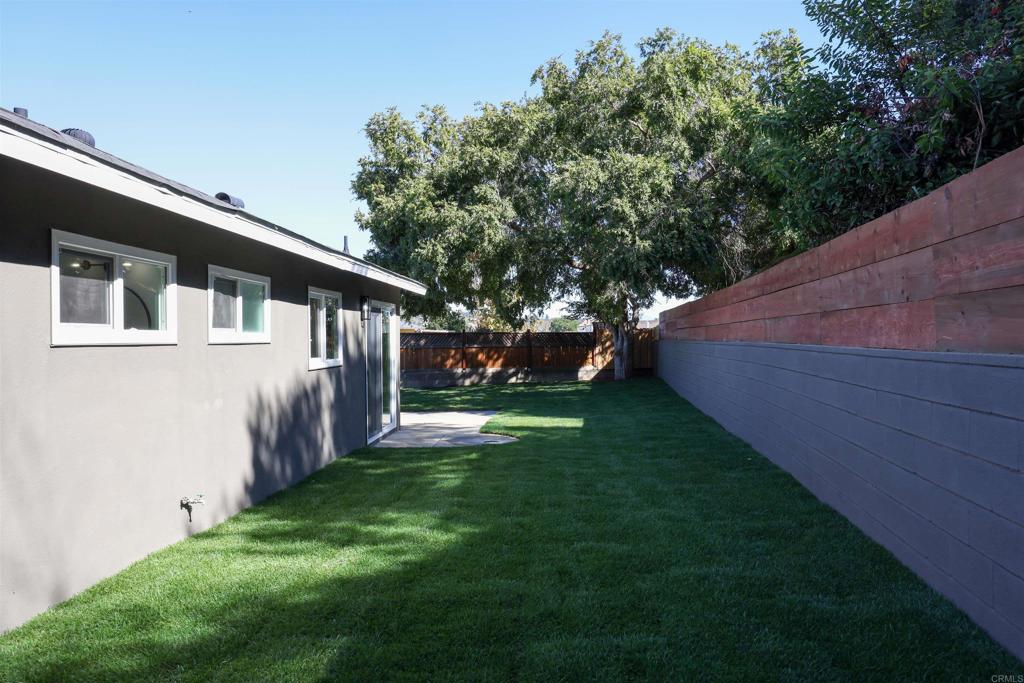 5685 Santa Margarita Street