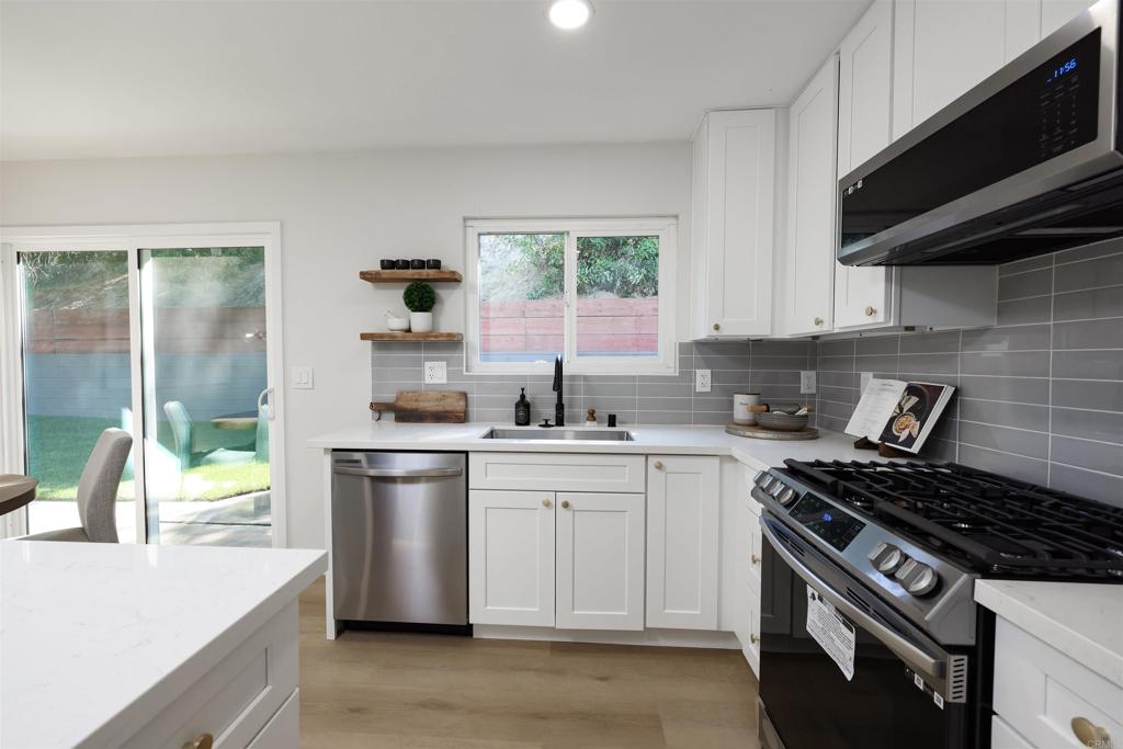 5685 Santa Margarita Street