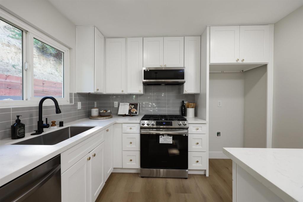 5685 Santa Margarita Street