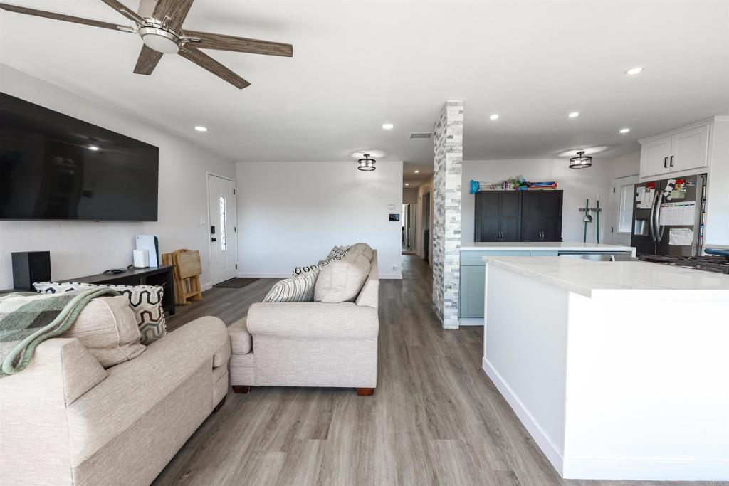 9715 Emerald Hill Lane