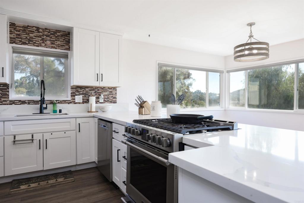 9715 Emerald Hill Lane