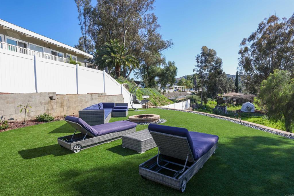 9715 Emerald Hill Lane