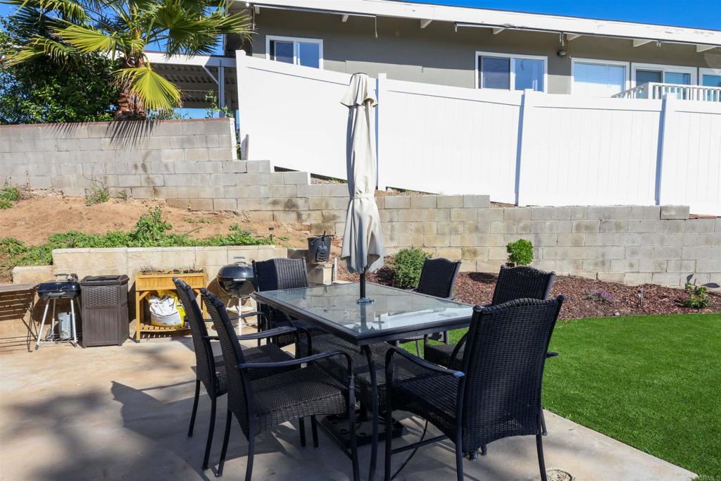 9715 Emerald Hill Lane