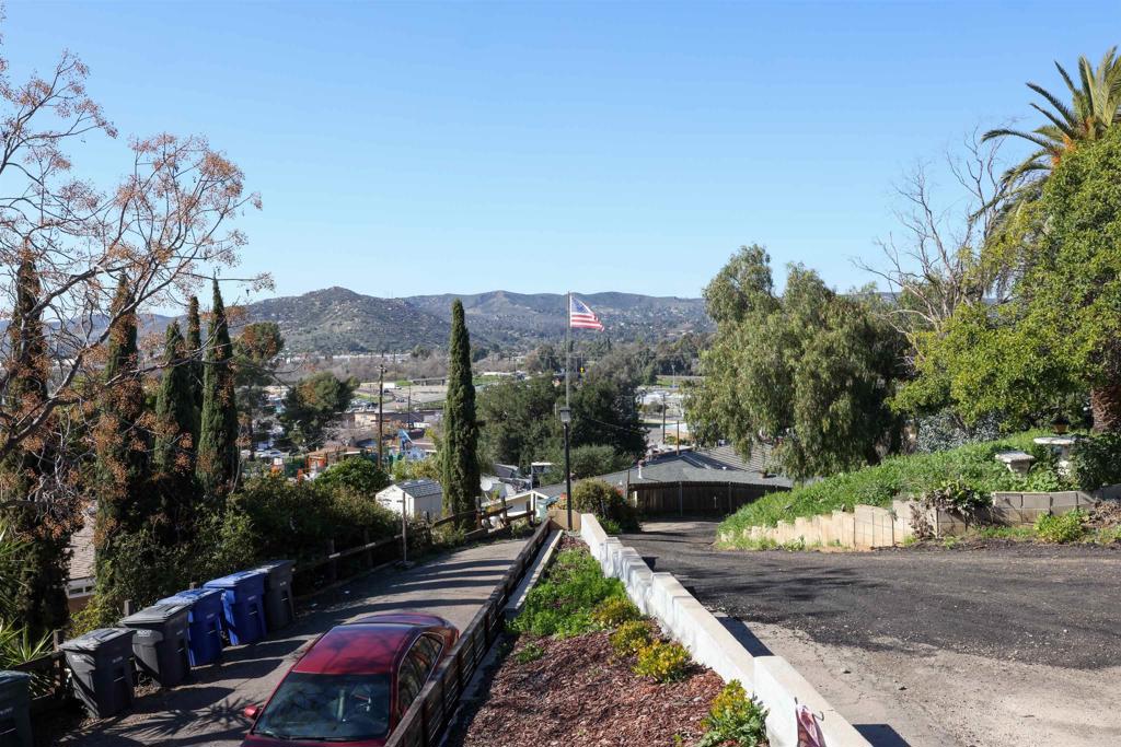 9715 Emerald Hill Lane