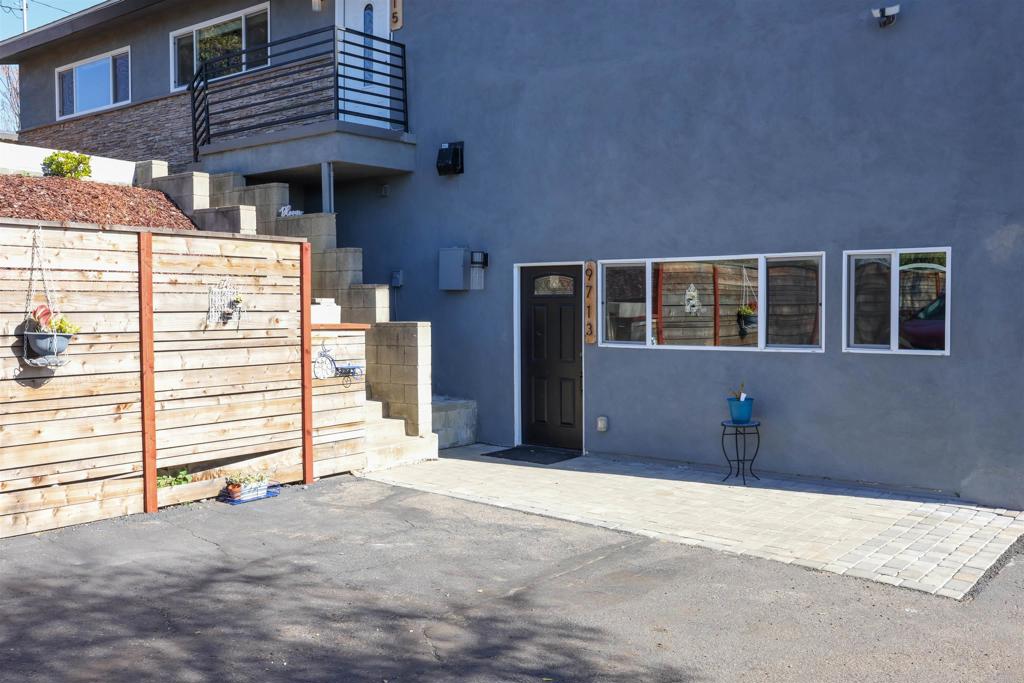 9715 Emerald Hill Lane