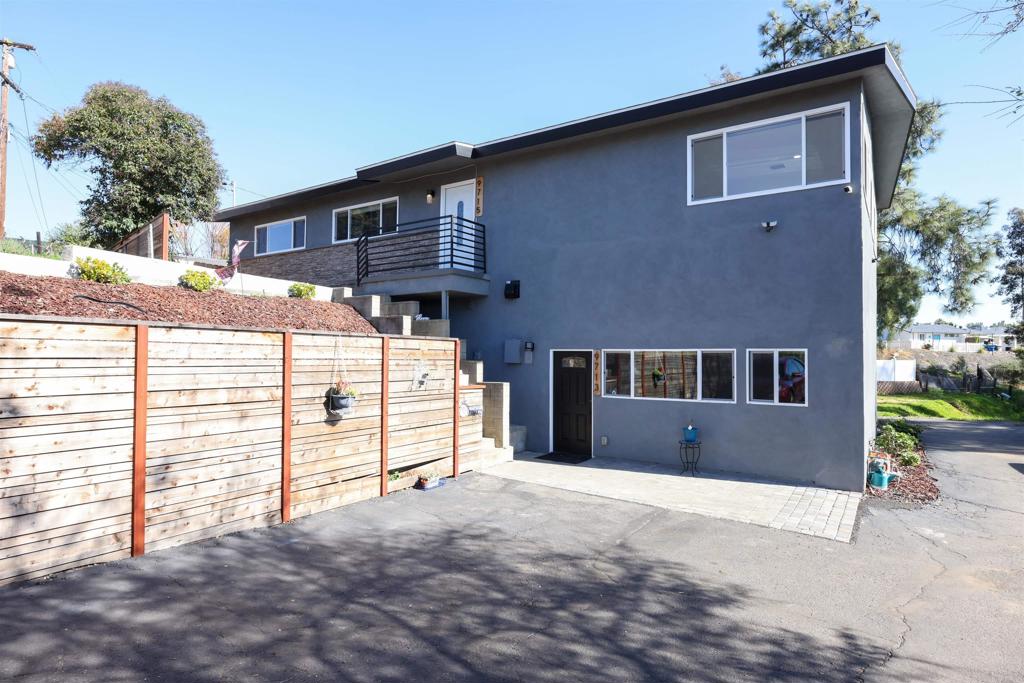 9715 Emerald Hill Lane