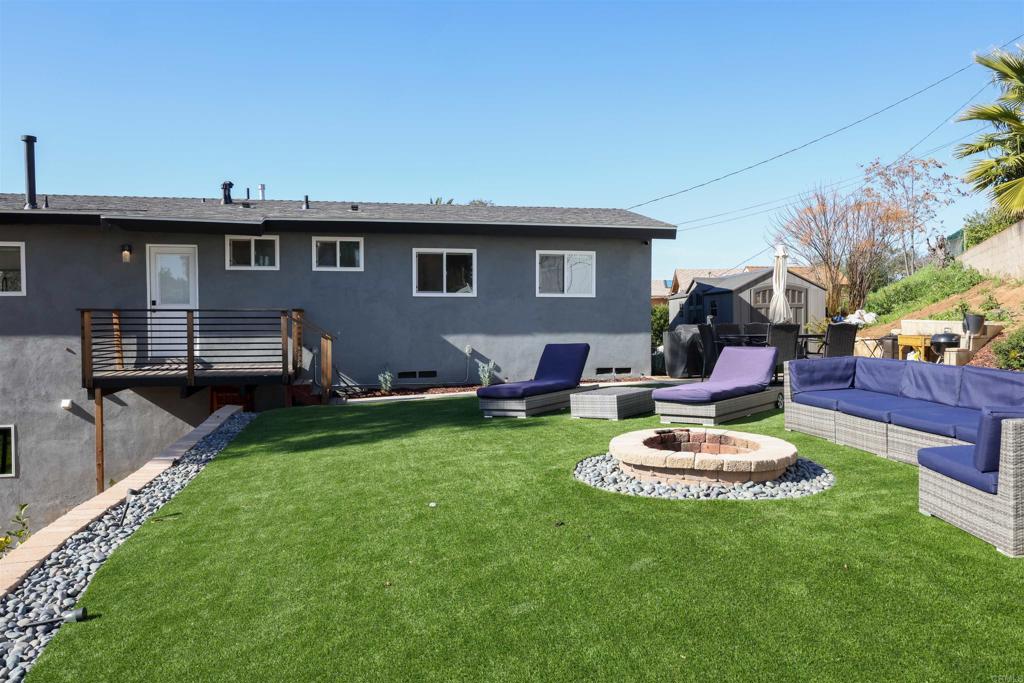 9715 Emerald Hill Lane