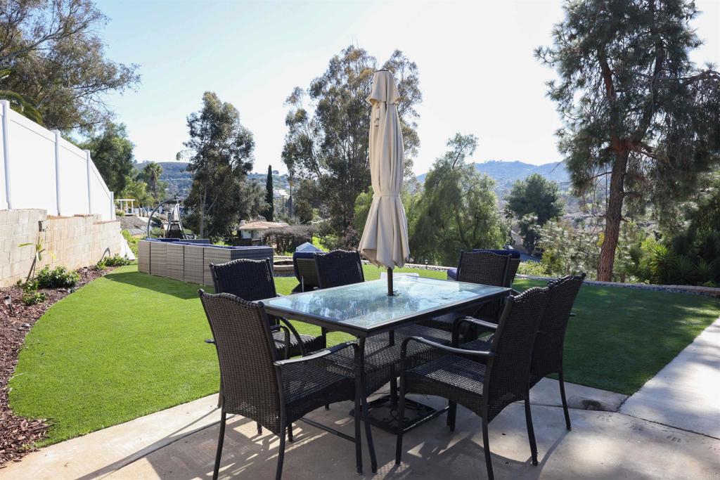 9715 Emerald Hill Lane