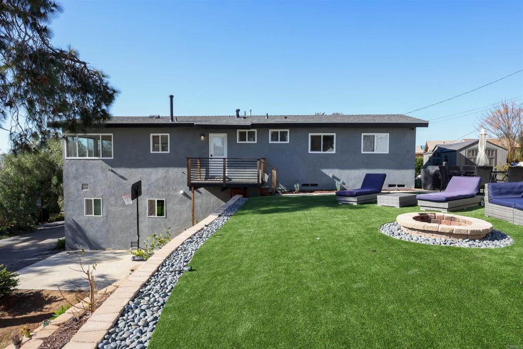 9715 Emerald Hill Lane