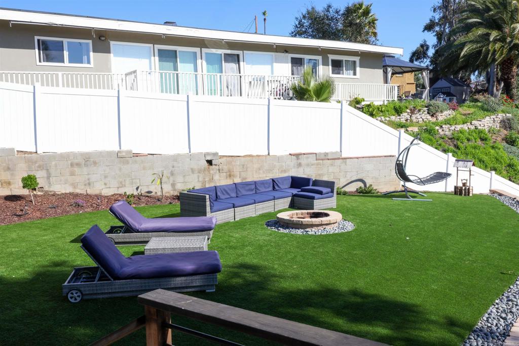 9715 Emerald Hill Lane