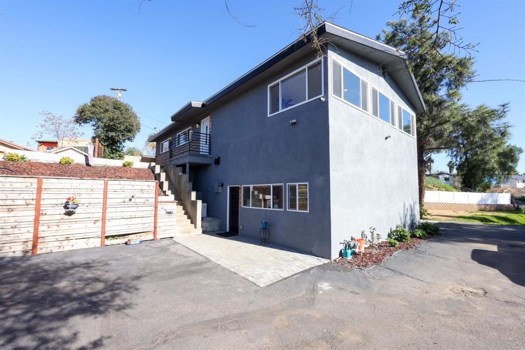 9715 Emerald Hill Lane